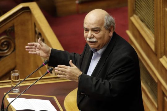 Πρωτοχρονιάτικες ευχές από τον πολιτικό κόσμο