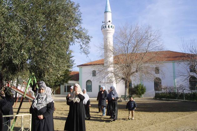 Εθνικοφροσύνη και με τον… νόμο