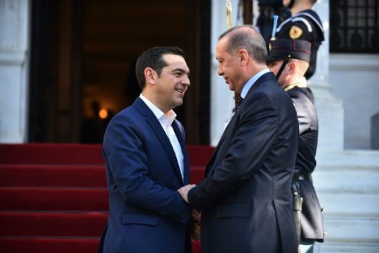 Στη σκιά της Λωζάννης οι συναντήσεις Ερντογάν