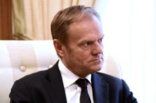 Σβήνουν τις φωτιές Τουσκ