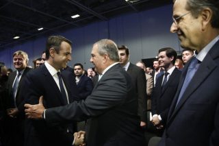 Γέφυρες και υποσχέσεις, για να ξαναγίνουν καθεστώς