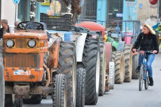 Καμία λύση στα αιτήματα των περσινών μπλόκων, οι αγρότες ετοιμάζουν νέα