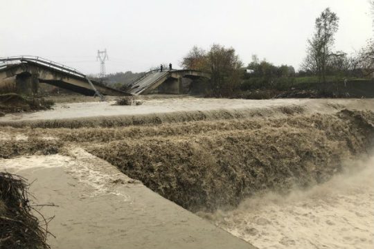 Φονική κακοκαιρία και στην Αλβανία