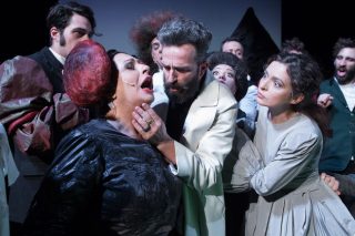 Από τη μία «Οπερέτα», σε άλλη αλλιώτικη…