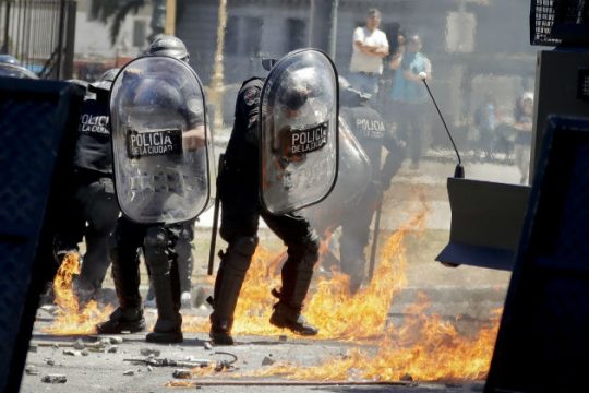 Βίαιες συγκρούσεις για τις συντάξεις στην Αργεντινή