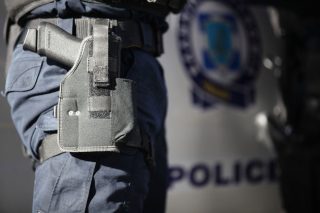 «Φονικά όπλα» εκτός υπηρεσίας και εκτός ελέγχου