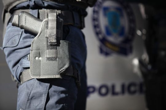 «Φονικά όπλα» εκτός υπηρεσίας και εκτός ελέγχου