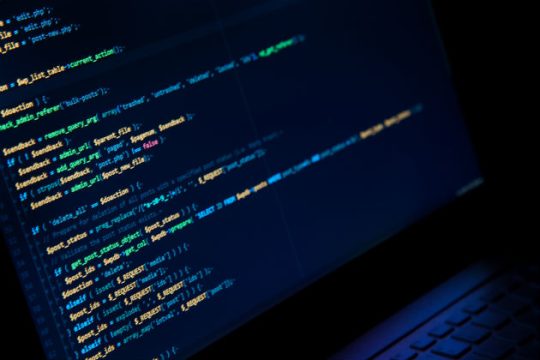 Σε πέντε χώρες το 90% τoυ darknet των παιδεραστών