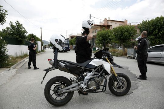 Απαράδεκτη συμπεριφορά αστυνομικών σε μαθητές και εκπαιδευτικούς