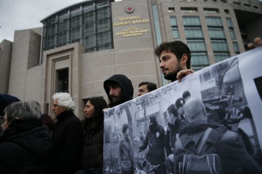 Στο εδώλιο Τούρκοι πανεπιστημιακοί για «τρομοκρατική προπαγάνδα»