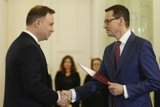 Ο πρόεδρος της Πολωνίας αψήφησε την Ε.Ε. και υπογράφει