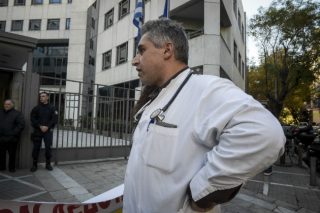 Δόθηκε λύση στο πρόβλημα των απλήρωτων γιατρών