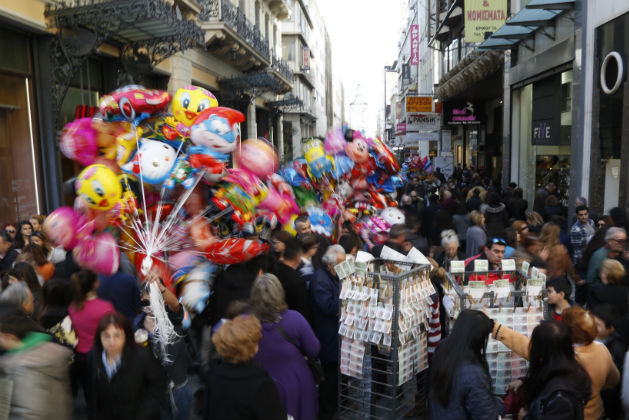 Σε ισχύ το εορταστικό ωράριο των καταστημάτων