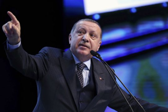 Άφησε τη Λωζάννη, έπιασε το Αιγαίο