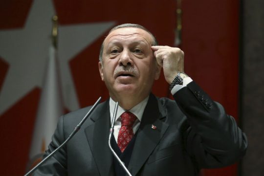 Τα έγγραφα καίνε τον Ερντογάν