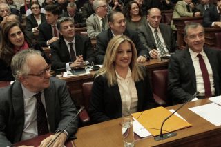 Σφυροκόπημα σε Τσίπρα, βέλη κατά Μητσοτάκη