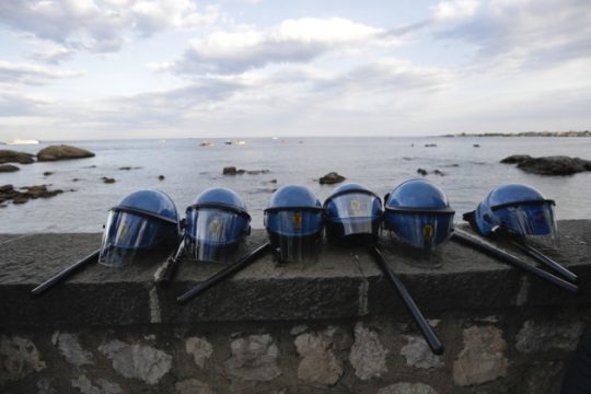 Ναζιστική σημαία σε δωμάτιο αστυνομικών στη Φλωρεντία