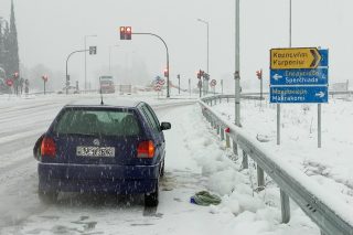 Μεγάλα τα προβλήματα από τη χιονόπτωση στη Στερεά Ελλάδα