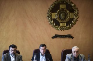 Και στο βάθος αδειοδότηση