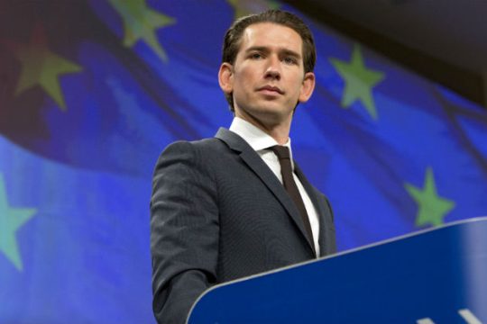 Ο Κουρτς ζητά τέλος των ποσοστώσεων και «στρατιωτικά μέσα»