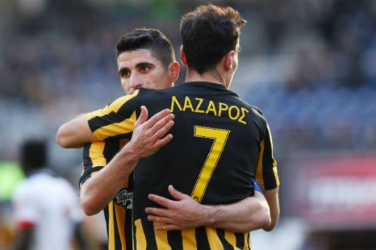 Η Ελλάδα ποτέ δεν πεθαίνει-ούτε στα γήπεδα!
