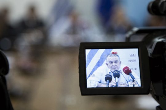 Δυσαρέσκεια για το μπλοκάρισμα των οικίσκων με προορισμό τη Μόρια