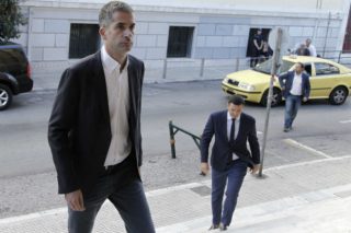 Το «γκαντεμόσογο» και το «κόψιμο» του Τσολιά