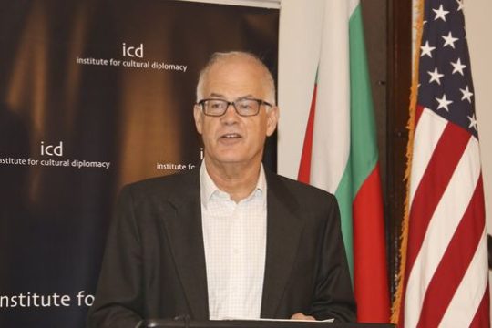 «Την αριστερή κυβέρνηση της Ελλάδας ήθελαν να τιμωρήσουν οι θεσμοί»
