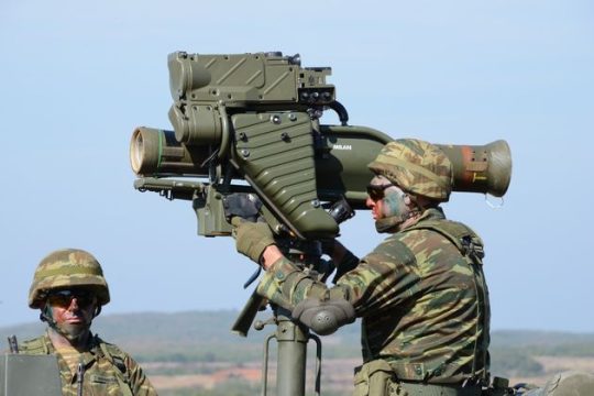 Ημέρα του Παιδιού με επίδειξη οπλικών συστημάτων!