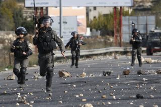 Οργή, ρουκέτες και διπλωματία