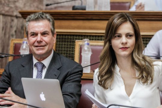 Υπογράφηκε η απόφαση για τις 120 δόσεις