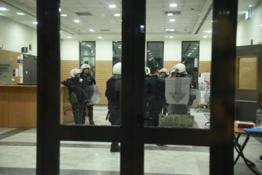Αναβολή των πλειστηριασμών στα Ειρηνοδικεία, κανονικά οι ηλεκτρονικοί