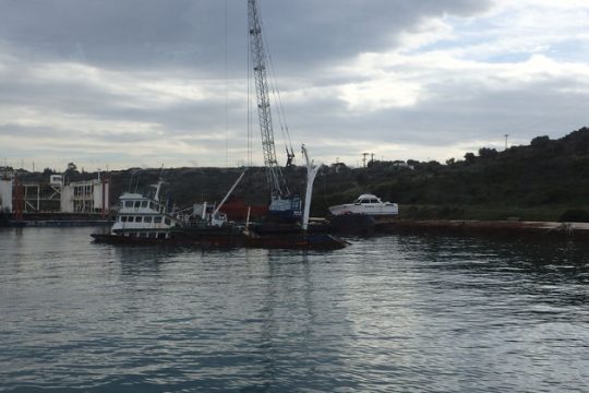 Επιχείρηση καταγραφής και απομάκρυνσης των παροπλισμένων πλοίων