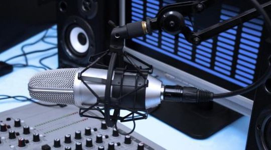 Σειρά παίρνουν οι ραδιοφωνικές άδειες