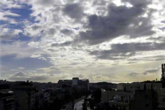 Αίθριος καιρός με τοπικές βροχές