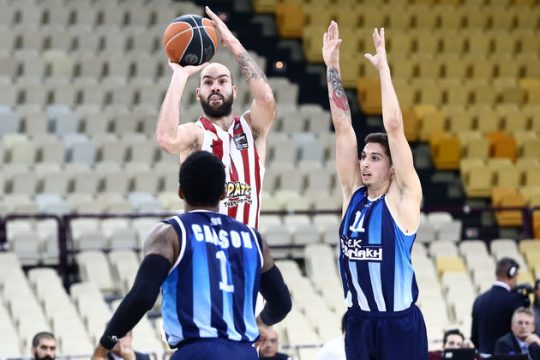 Με διεθνείς και Σπανούλη