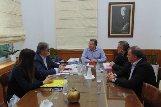 Συνάντηση περιφερειάρχη με δημάρχους για τα αναπτυξιακά προγράμματα