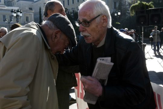 «Αύξηση κατώτατου μισθού και ενίσχυση χαμηλοσυνταξιούχων»
