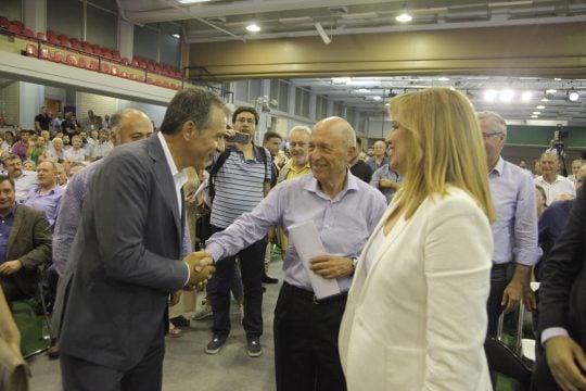 Διστακτικά και ανοίκεια