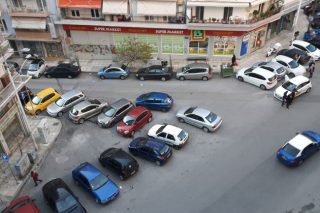 «Εξωση» στα Ι.Χ. των κατοίκων από επιχειρήσεις πάρκινγκ