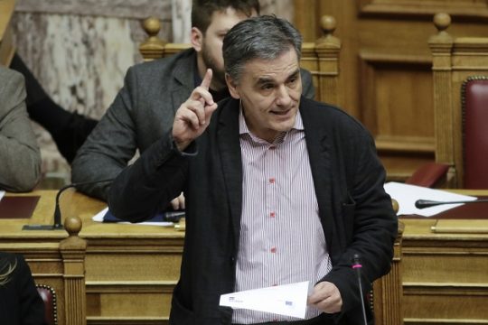 Σύγκρουση για το… 2014 με το βλέμμα στο… 2018