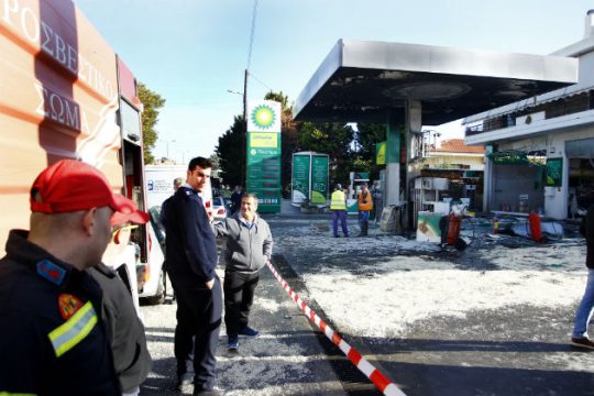 Έκρηξη σε βενζινάδικο στην Ανάβυσσο