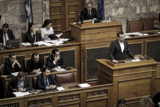 Η μάχη της… τροπολογίας