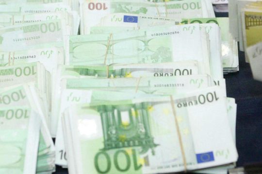 Περικοπές δαπανών έφεραν πλεόνασμα 4,6 δισ. στο ενδεκάμηνο