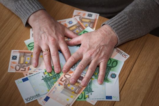 Λήγει η προθεσμία αιτήσεων για το κοινωνικό μέρισμα