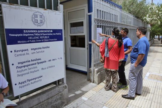 Η Υπηρεσία Ασύλου απαντά στη φημολογία για καθυστερήσεις