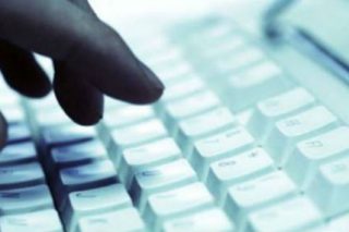 Στο Πειθαρχικό της ΕΣΗΕΑ εγκαλεί ο Στέλιος Κούλογλου την Σοφία Γιαννακά του iefimerida