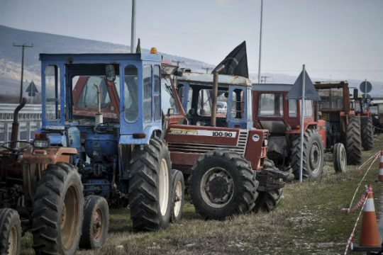 Αγροτικά μπλόκα και στην Κεντρική Μακεδονία