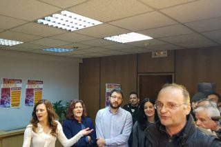 Δυναμική παρέμβαση του ΠΑΜΕ στο υπουργείο Εργασίας