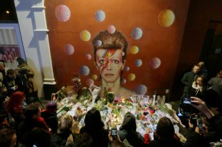 14 + 1 τραγούδια για τον David Bowie